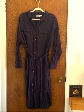 XiRENA Navy and Burgundy Striped Long-Sleeve Shirt Dress